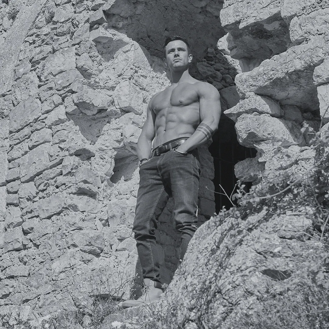 Physique muscle contraste - avant retouche
